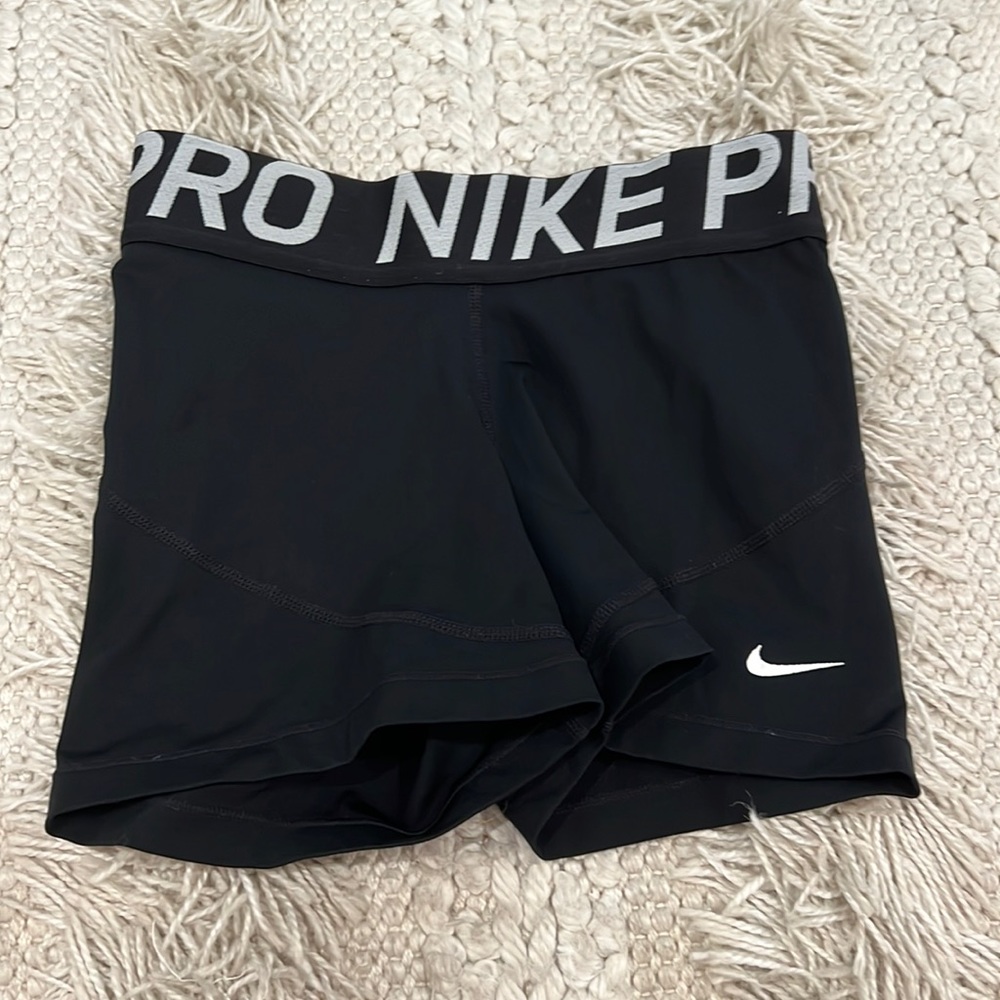 Black Nike pros dri fit size XS